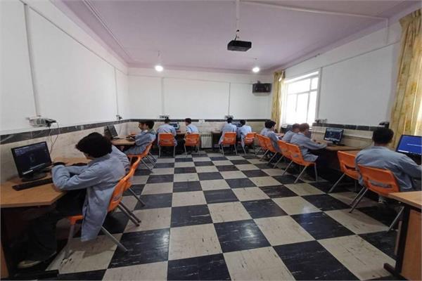 اتصال 89 مدرسه استان کردستان به شبکه فیبر نوری